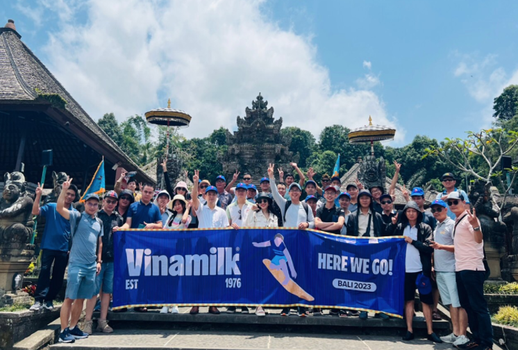 Điều[-]gì[-]làm[-]nên[-]môi[-]trường[-]làm[-]việc[-]xuất[-]sắc?